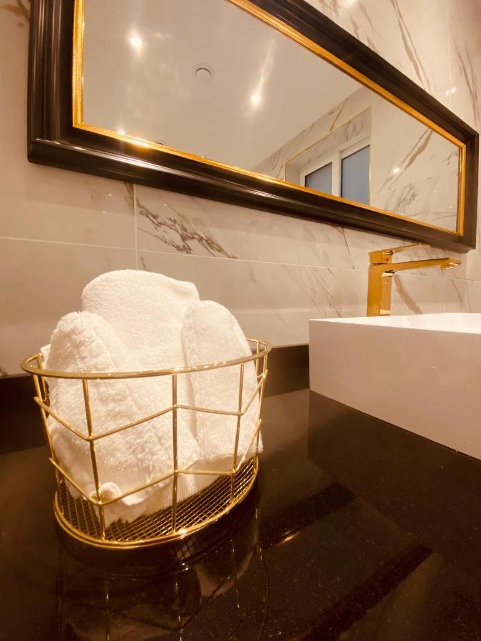 Azure Gold Apartment Senglea