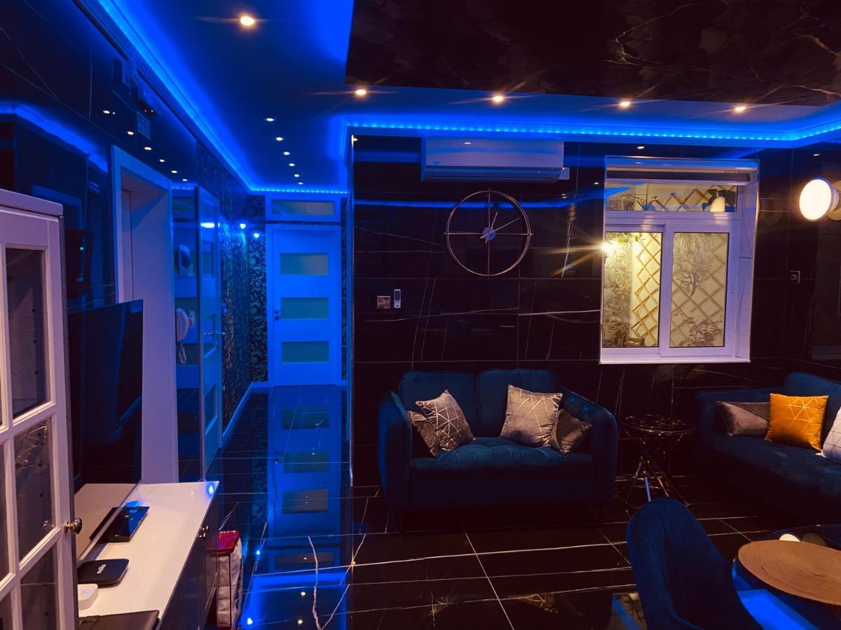 Azure Gold Apartment